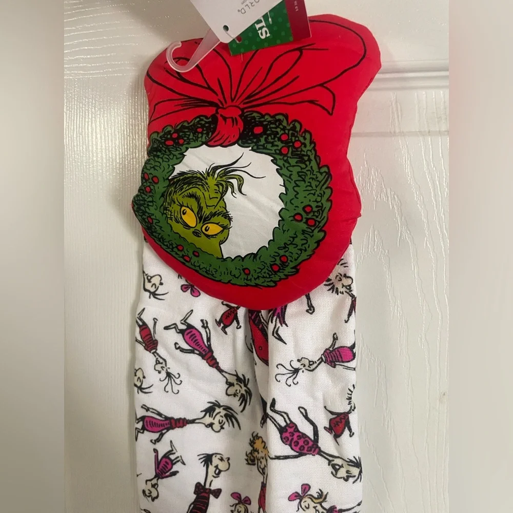 NWT Grinch Christmas Hanging Kitchen Dish Towel Plush‎ Topper Holiday Decor